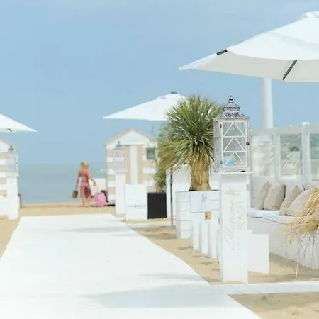 Residentie Mariposa アパート クノック・ヘイスト